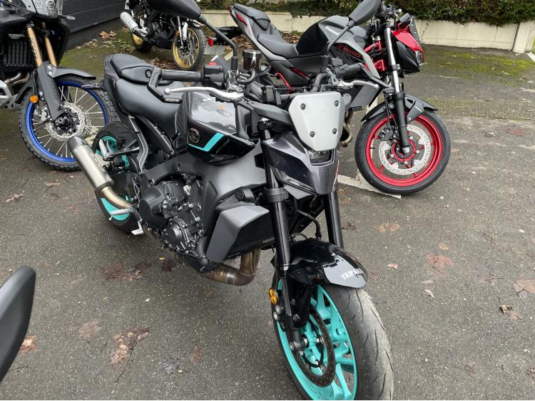 YAMAHA MT-09