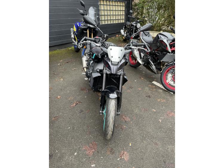 YAMAHA MT-09