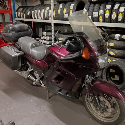 KAWASAKI GTR