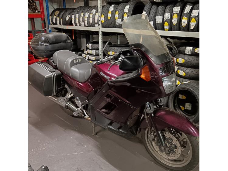KAWASAKI GTR