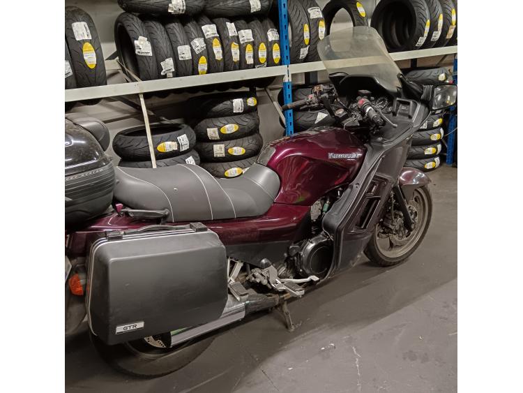 KAWASAKI GTR
