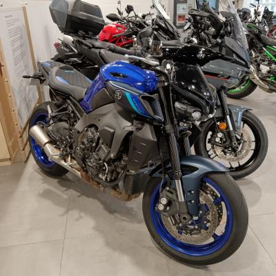 YAMAHA MT-10