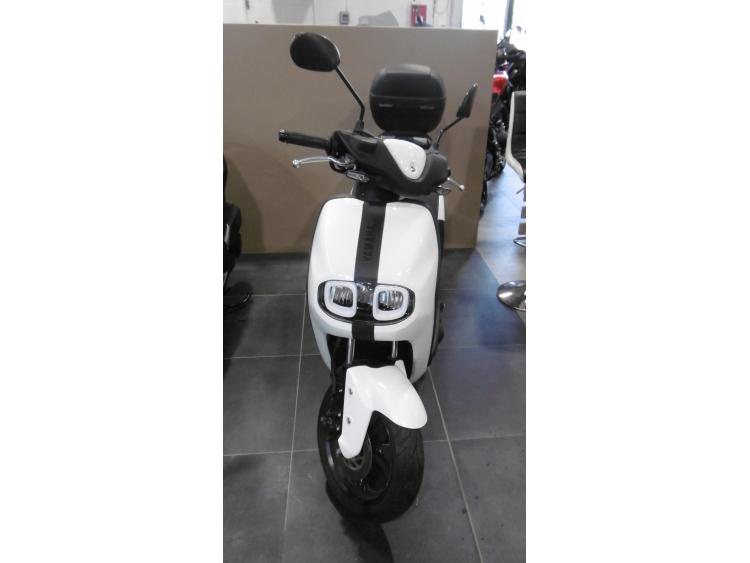 YAMAHA NEOS
