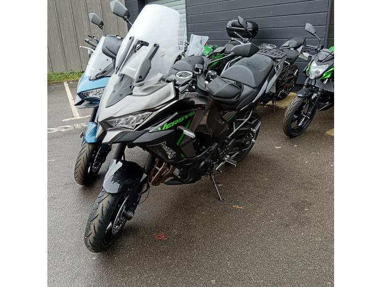 KAWASAKI versys 1100