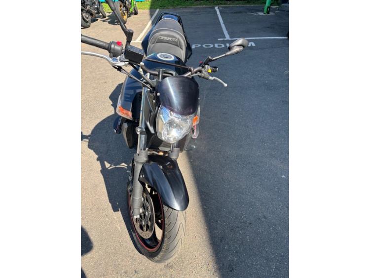 SUZUKI GSR 600